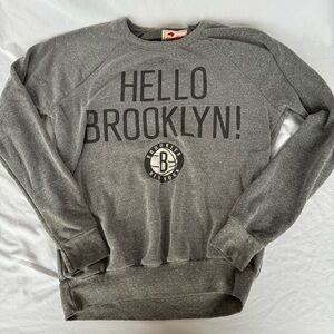 Sportiqe Hello Brooklyn Crewneck Sweatshirt M Gray Brooklyn Nets NBA Graphic